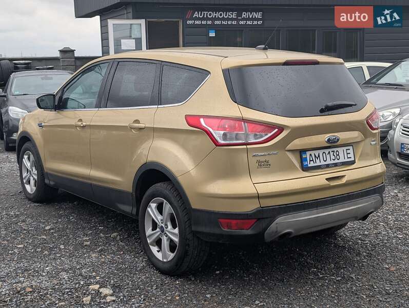 Внедорожник / Кроссовер Ford Escape 2014 в Ровно