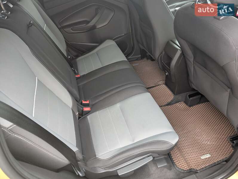 Внедорожник / Кроссовер Ford Escape 2014 в Ровно