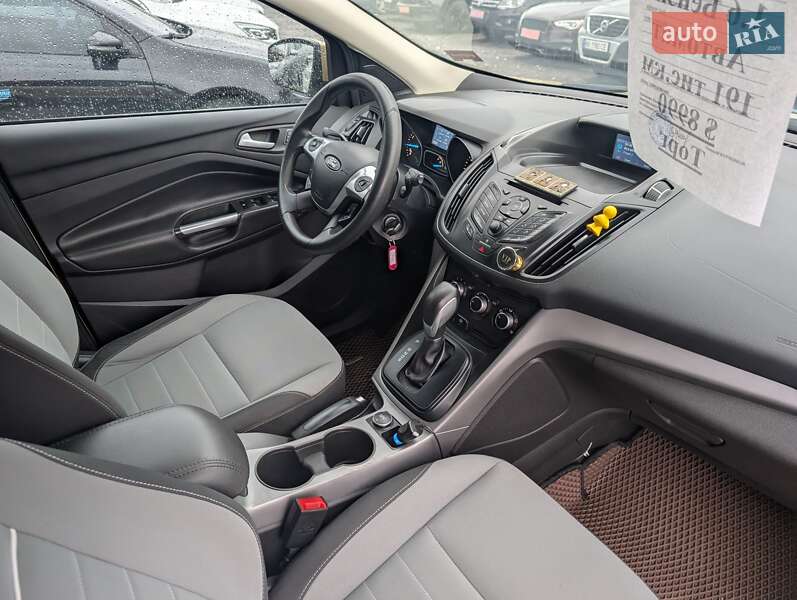Внедорожник / Кроссовер Ford Escape 2014 в Ровно