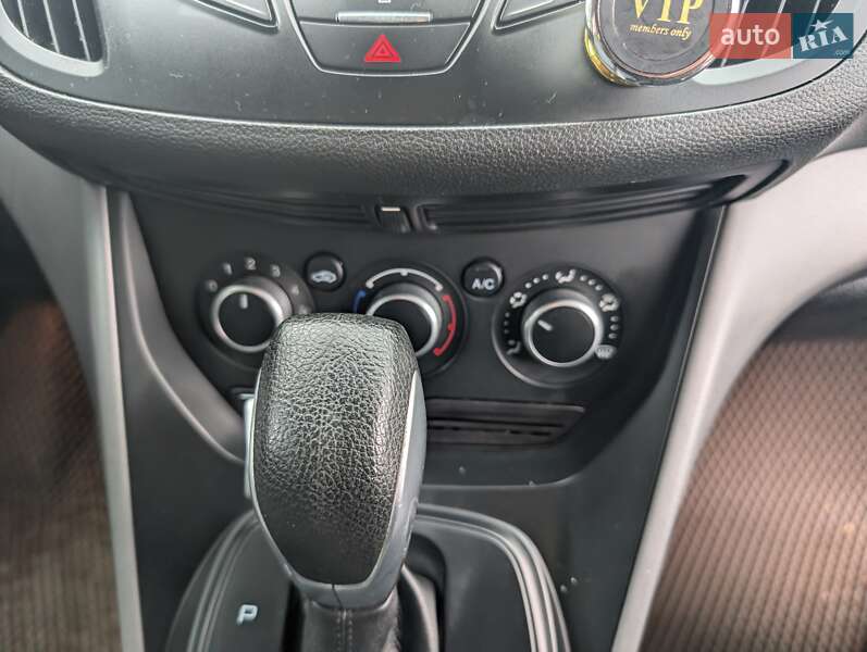 Внедорожник / Кроссовер Ford Escape 2014 в Ровно