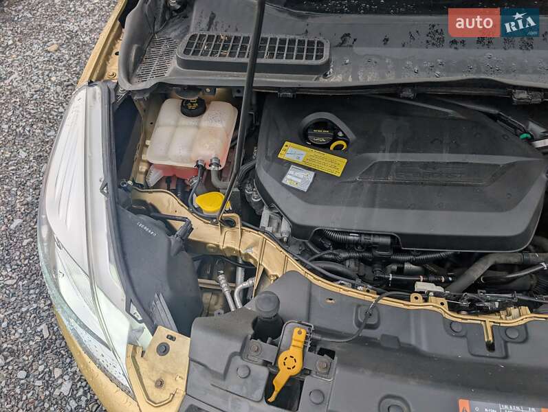 Внедорожник / Кроссовер Ford Escape 2014 в Ровно