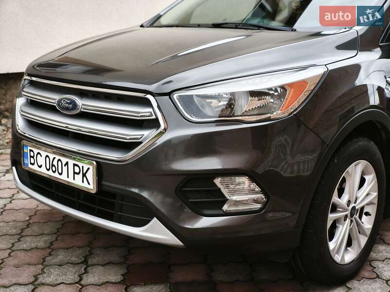 Внедорожник / Кроссовер Ford Escape 2017 в Львове