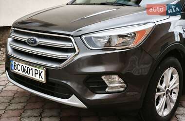 Внедорожник / Кроссовер Ford Escape 2017 в 