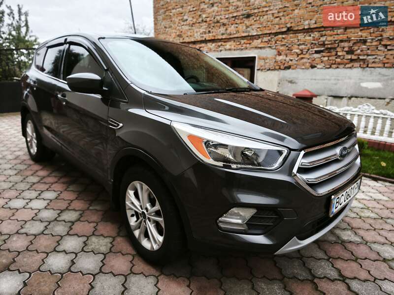 Внедорожник / Кроссовер Ford Escape 2017 в Львове