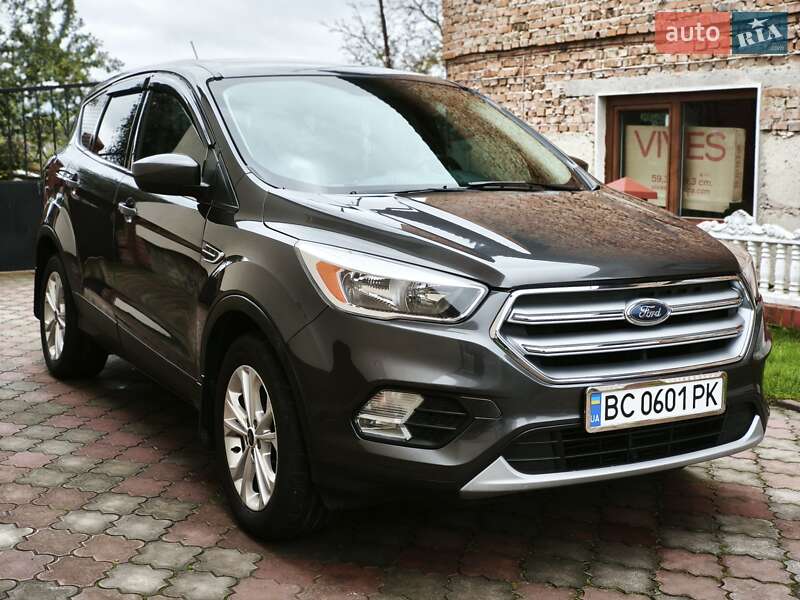 Внедорожник / Кроссовер Ford Escape 2017 в Львове