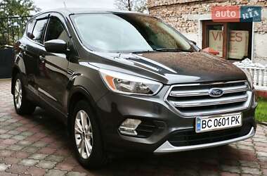 Внедорожник / Кроссовер Ford Escape 2017 в 