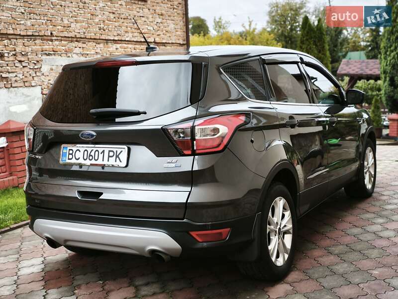 Внедорожник / Кроссовер Ford Escape 2017 в Львове