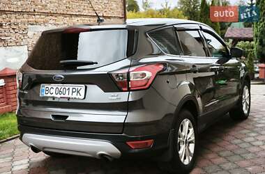 Внедорожник / Кроссовер Ford Escape 2017 в 