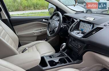 Позашляховик / Кросовер Ford Escape 2019 в 