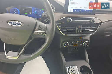 Позашляховик / Кросовер Ford Escape 2020 в 