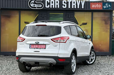 Позашляховик / Кросовер Ford Escape 2015 в 