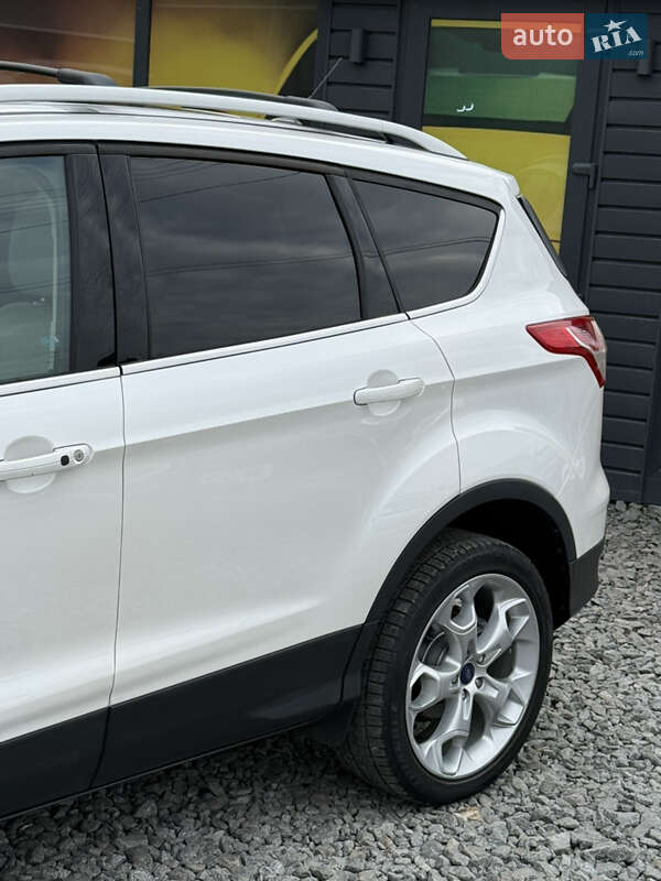 Позашляховик / Кросовер Ford Escape 2015 в Стрию