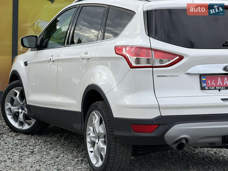 Позашляховик / Кросовер Ford Escape 2015 в Стрию