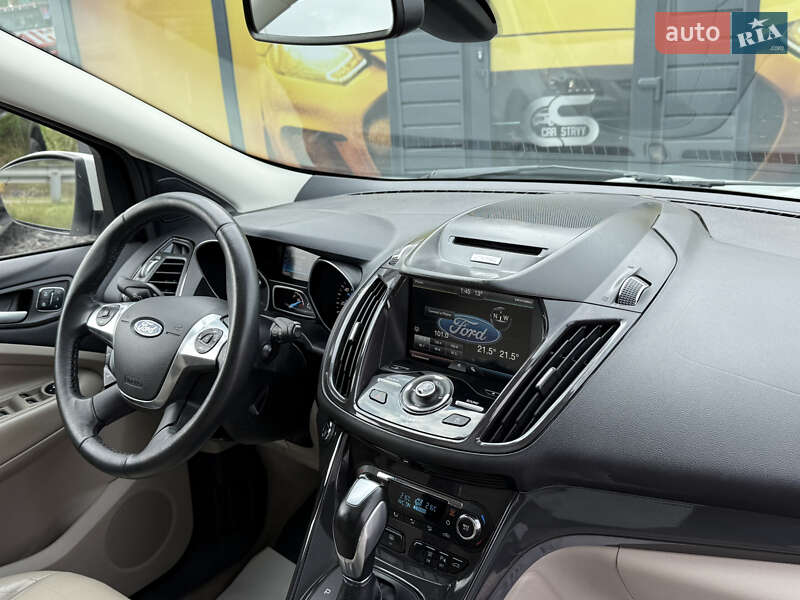 Позашляховик / Кросовер Ford Escape 2015 в Стрию