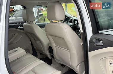 Позашляховик / Кросовер Ford Escape 2015 в 