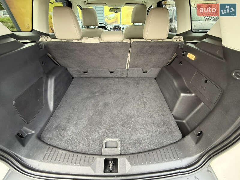 Позашляховик / Кросовер Ford Escape 2015 в Стрию