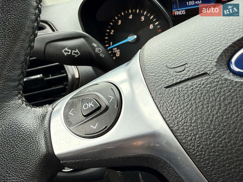 Позашляховик / Кросовер Ford Escape 2015 в Стрию