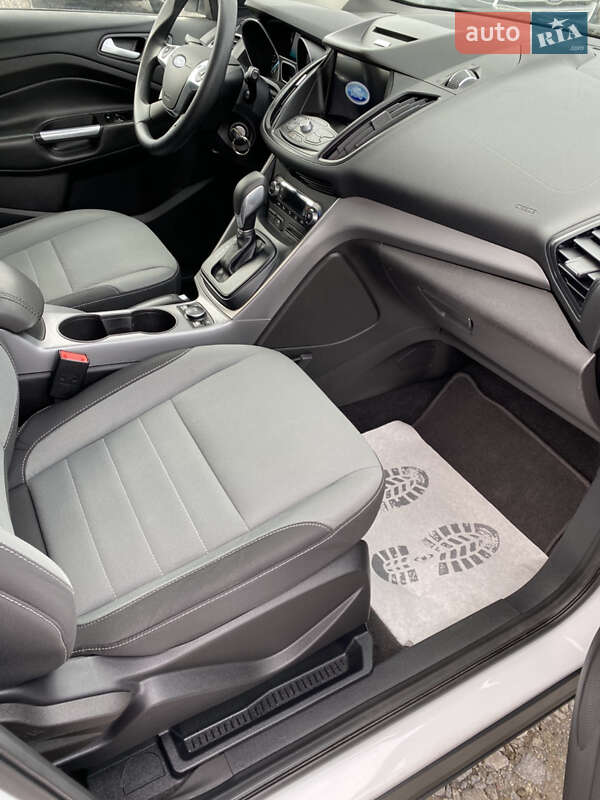 Позашляховик / Кросовер Ford Escape 2015 в Львові фото 14 Позашляховик / Кросовер Ford Escape 2015 в Львові