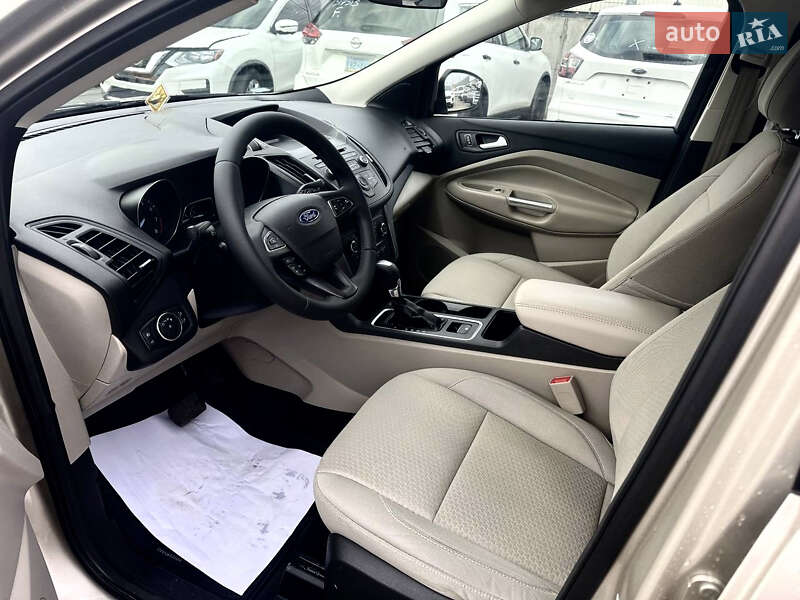 Позашляховик / Кросовер Ford Escape 2017 в Львові