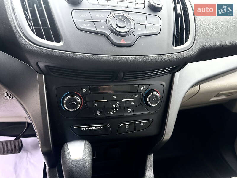 Позашляховик / Кросовер Ford Escape 2017 в Львові