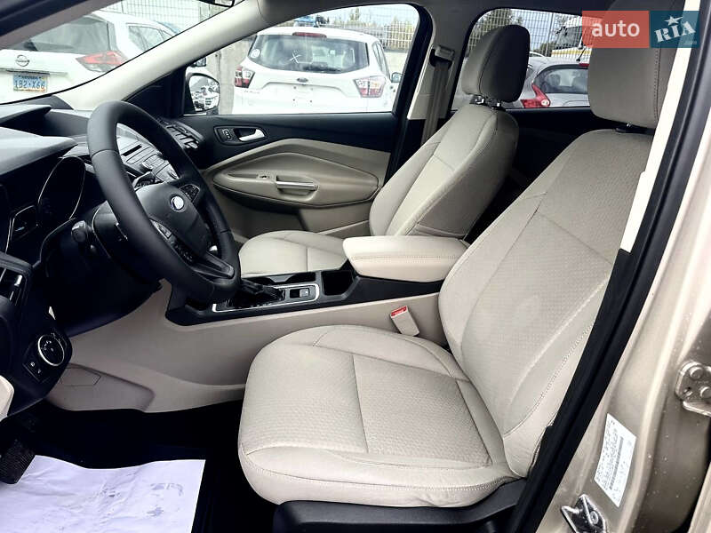 Позашляховик / Кросовер Ford Escape 2017 в Львові