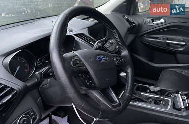 Позашляховик / Кросовер Ford Escape 2016 в  фото 13 Позашляховик / Кросовер Ford Escape 2016 в