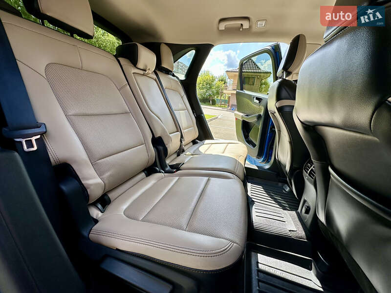 Позашляховик / Кросовер Ford Escape 2020 в Києві