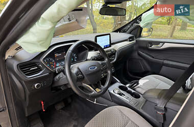 Внедорожник / Кроссовер Ford Escape 2021 в 