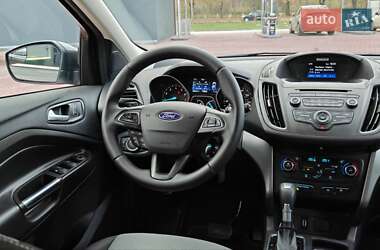 Внедорожник / Кроссовер Ford Escape 2017 в 