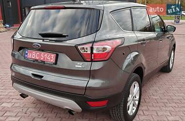 Внедорожник / Кроссовер Ford Escape 2017 в 
