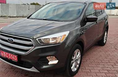Внедорожник / Кроссовер Ford Escape 2017 в 