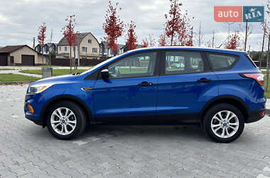 Позашляховик / Кросовер Ford Escape 2017 в  фото 5 Позашляховик / Кросовер Ford Escape 2017 в