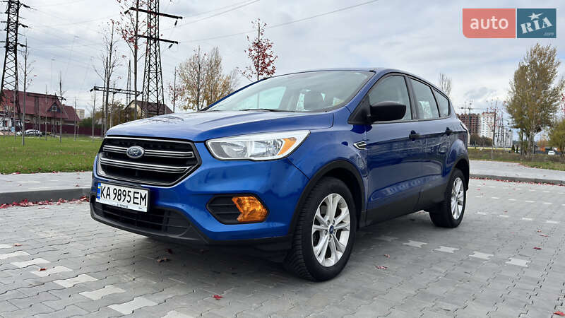 Позашляховик / Кросовер Ford Escape 2017 в  фото Позашляховик / Кросовер Ford Escape 2017 в