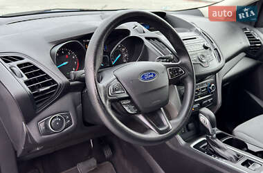 Позашляховик / Кросовер Ford Escape 2017 в  фото 18 Позашляховик / Кросовер Ford Escape 2017 в