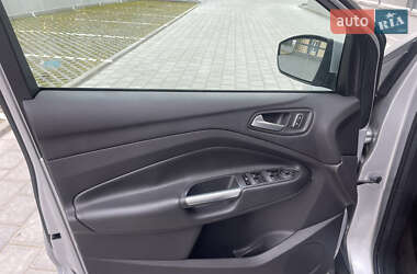 Внедорожник / Кроссовер Ford Escape 2013 в 