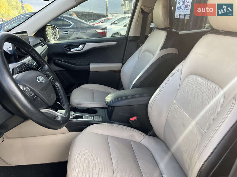 Позашляховик / Кросовер Ford Escape 2019 в Львові