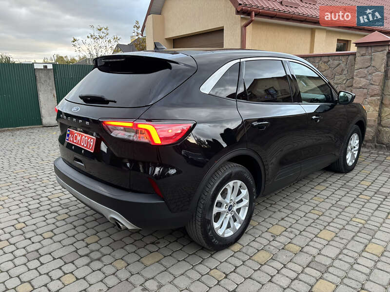 Позашляховик / Кросовер Ford Escape 2020 в Львові