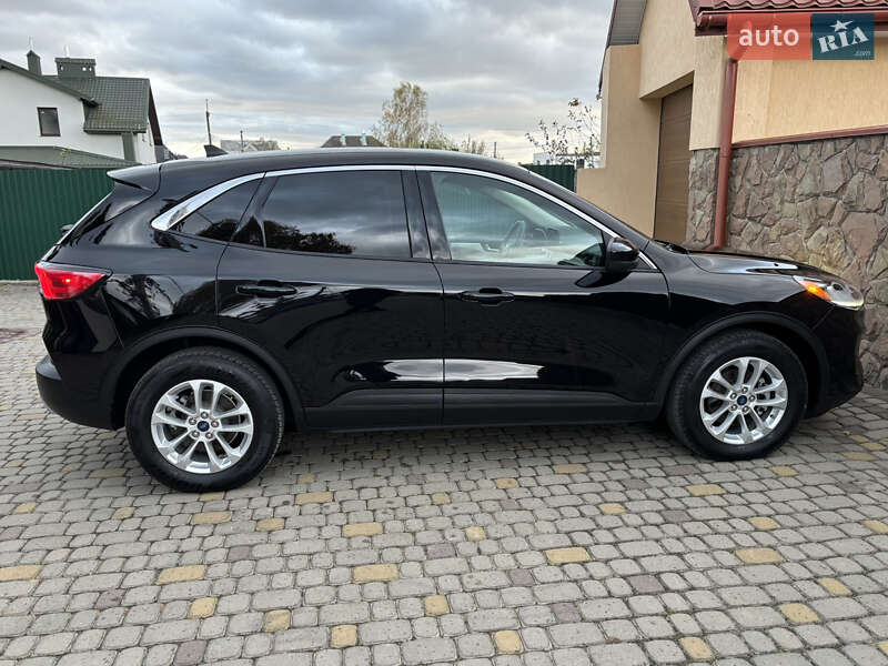 Позашляховик / Кросовер Ford Escape 2020 в Львові