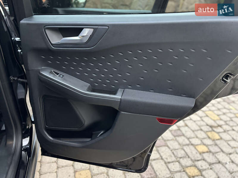 Позашляховик / Кросовер Ford Escape 2020 в Львові