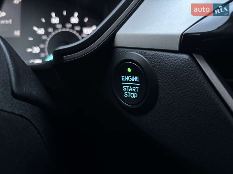 Позашляховик / Кросовер Ford Escape 2020 в Львові