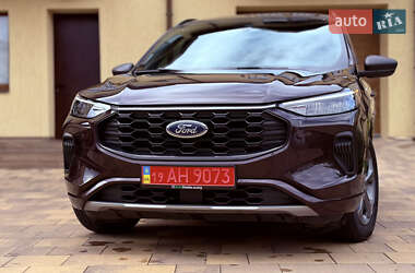 Позашляховик / Кросовер Ford Escape 2023 в 