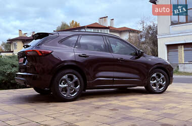 Позашляховик / Кросовер Ford Escape 2023 в 