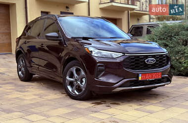 Позашляховик / Кросовер Ford Escape 2023 в 