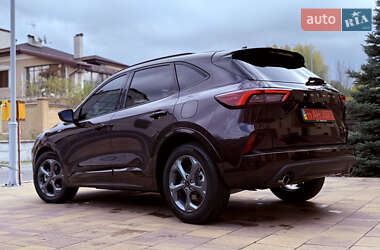Позашляховик / Кросовер Ford Escape 2023 в 