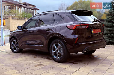 Позашляховик / Кросовер Ford Escape 2023 в 