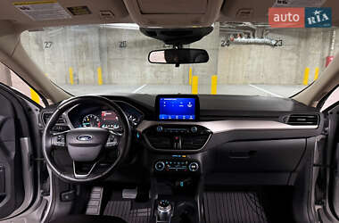 Внедорожник / Кроссовер Ford Escape 2019 в 