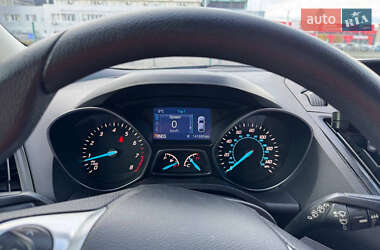 Внедорожник / Кроссовер Ford Escape 2015 в 