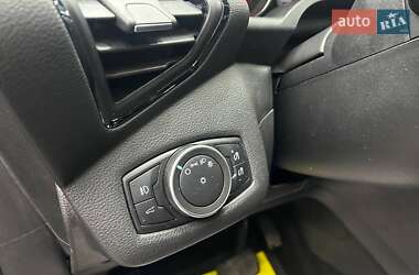Внедорожник / Кроссовер Ford Escape 2018 в 