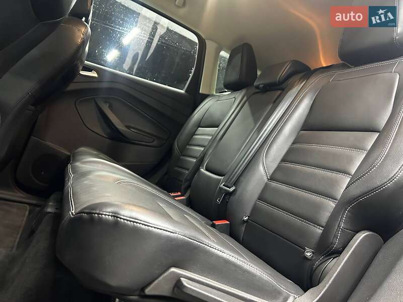 Внедорожник / Кроссовер Ford Escape 2018 в Черновцах