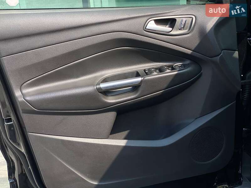 Позашляховик / Кросовер Ford Escape 2015 в Києві